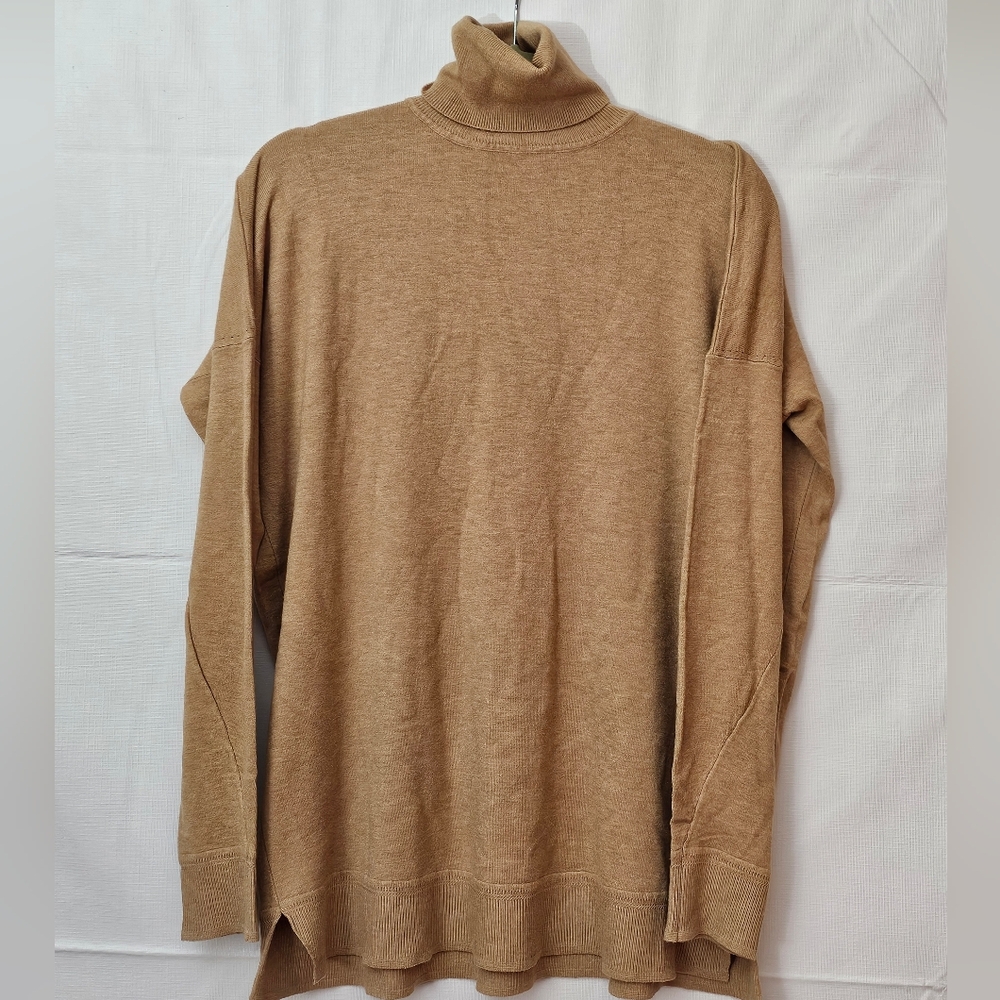 Karlie Large NWOT